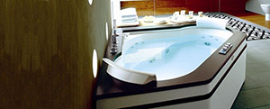 Напольная угловая ванна с гидромассажем 9H43-495A  Jacuzzi Aura Corner 160