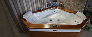 Напольная угловая ванна с гидромассажем 9H43-494A  Jacuzzi Aura Corner 160